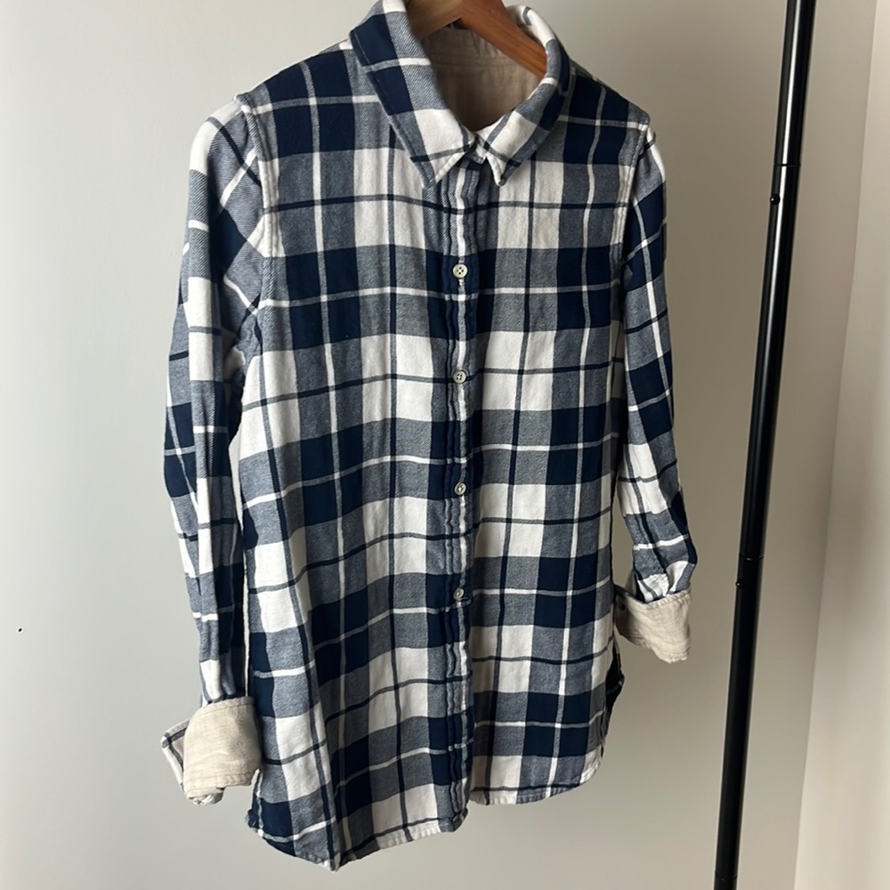 Faherty Legend sweater shirt flannel in size sm reversible!